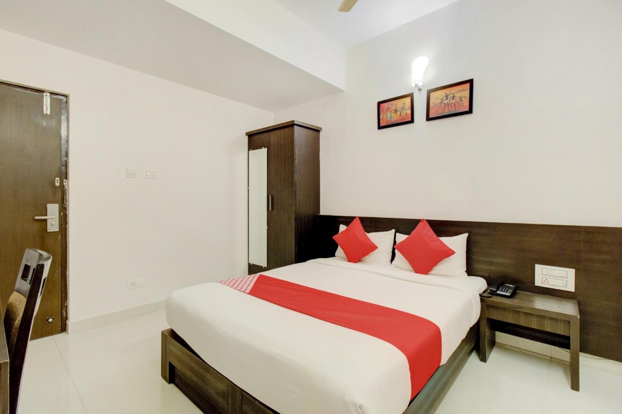 O N D S Comforts Hotel