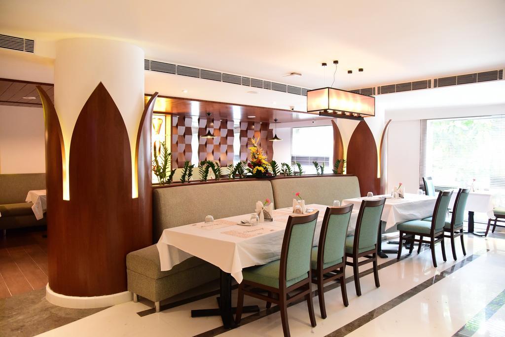 Hotel The Royal Comfort Bangalore