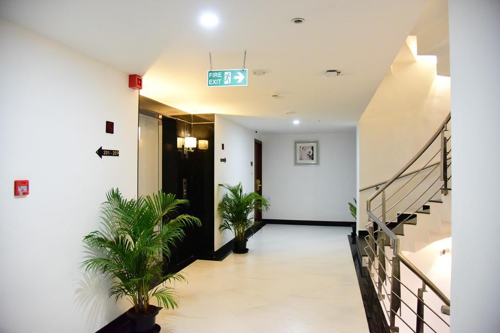 Hotel The Royal Comfort Bangalore