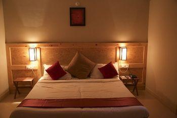 Hotel Oyo Indiranagar 100 Ft Road 3*
