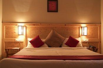 Oyo Indiranagar 100 Ft Road Hotel 3*