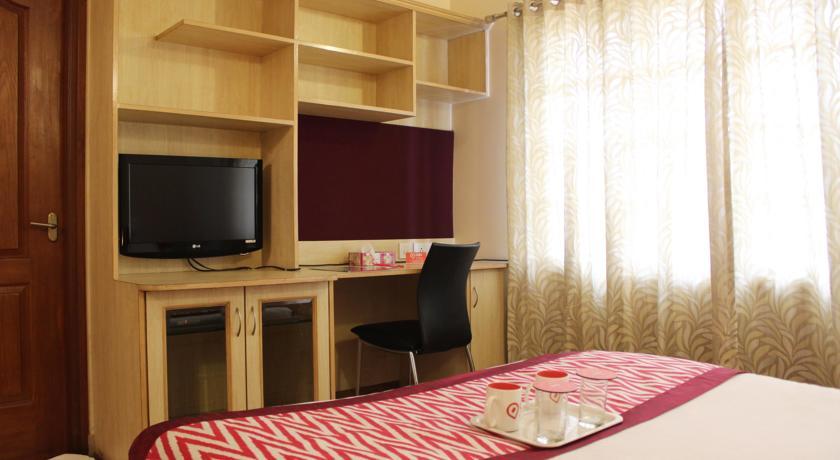 Falcon Residency Road Hotel 3*