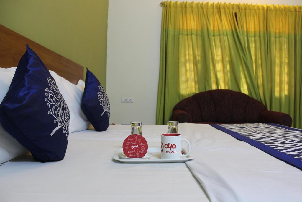 Hotel Oyo Apartments Shanthi Nagar Richmond Town 3*