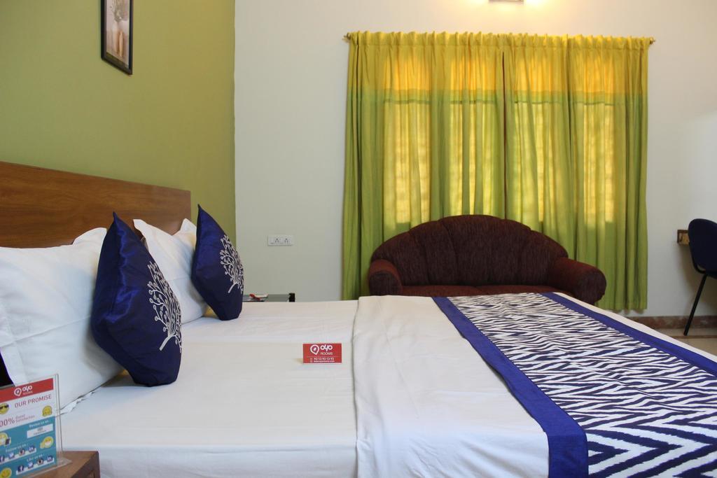 Oyo Apartments Shanthi Nagar Richmond Town Hotel 3*