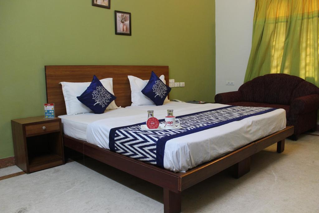 Oyo Apartments Shanthi Nagar Richmond Town Hotel