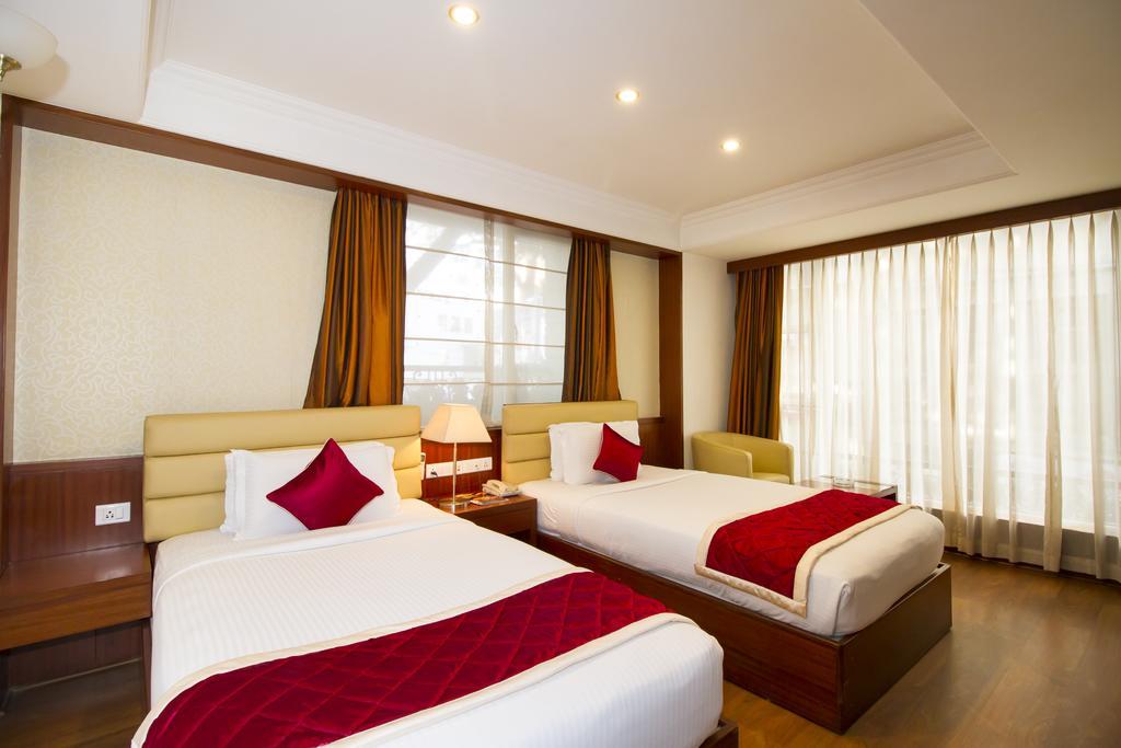 Oyo Premium Brigade Road Hotel