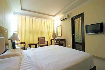 Fabhotel Barons Jayanagar 3*
