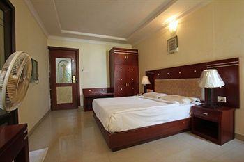 Hotel Fabhotel Barons Jayanagar 3*