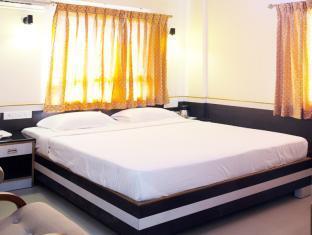 Hotel Fabhotel Sairam Residency 3*