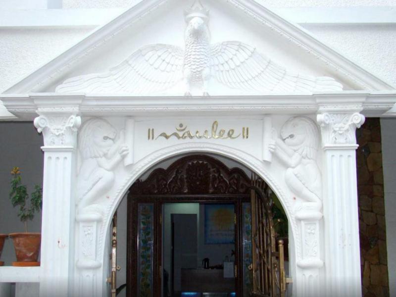 Treebo Trip Cynosure Suites Bed & Breakfast