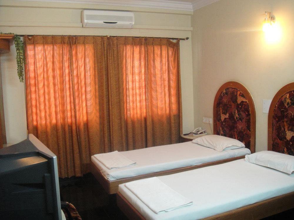 Chinna's Residency Hotel