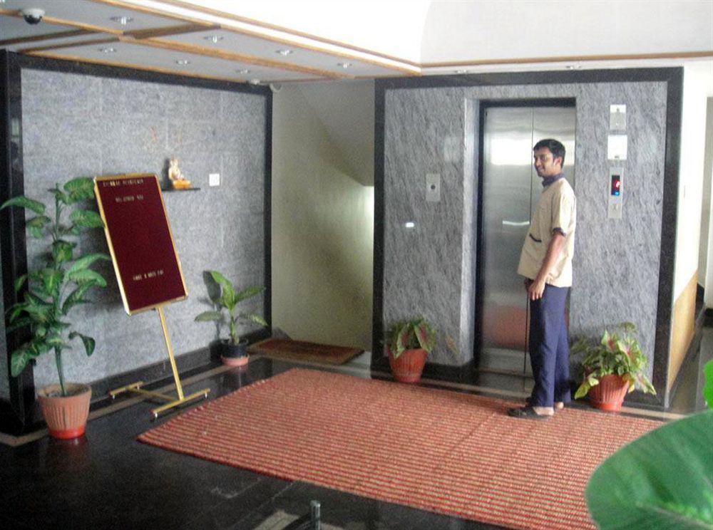 Chinna's Residency