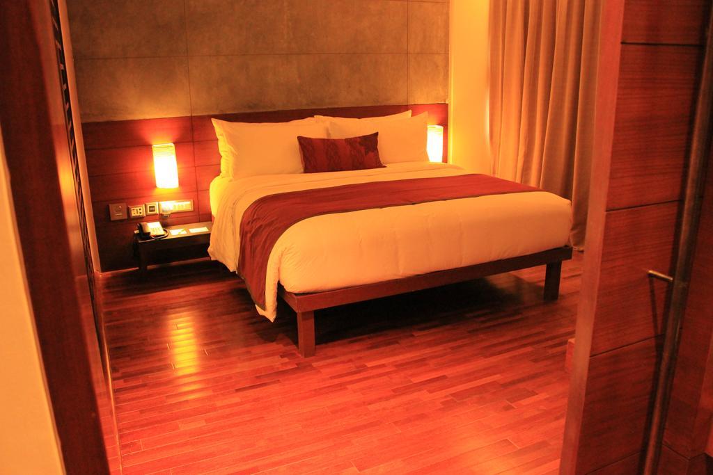 & Whitefield Hotel