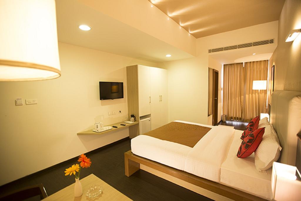 Vinaya Royal Hotel