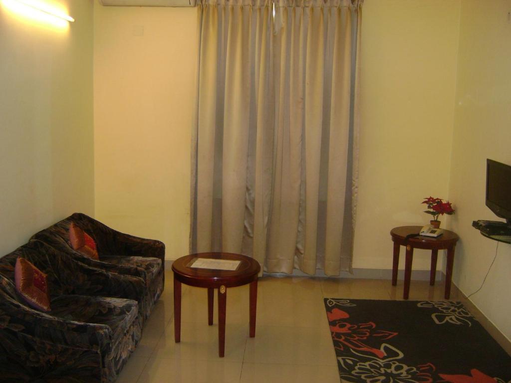Compact Tea Pavillion Apartment
