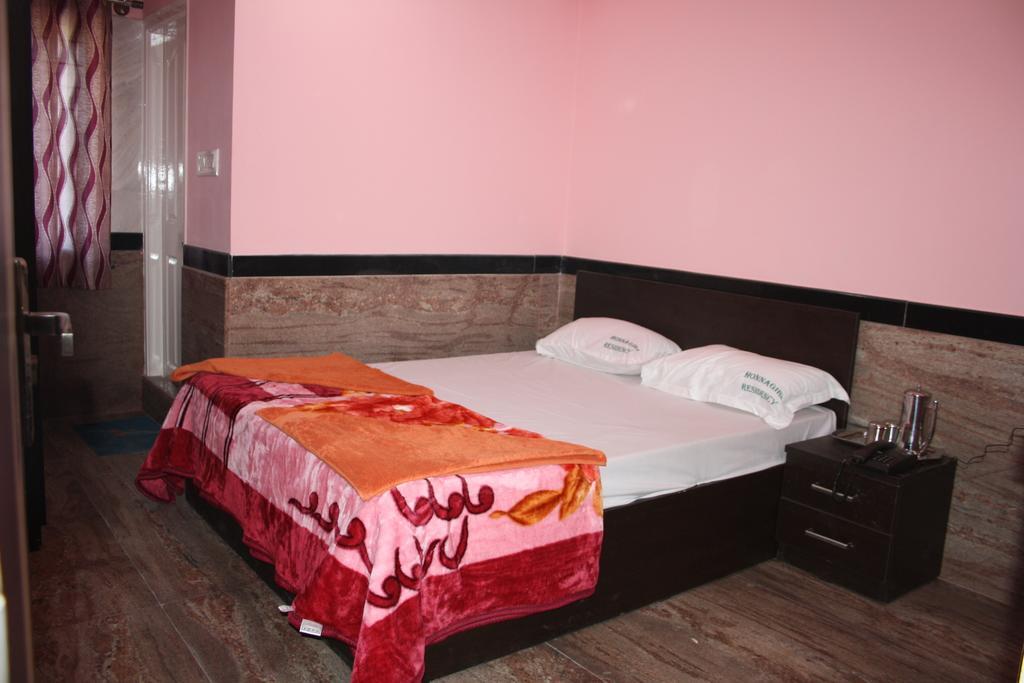 Lodge Honnagiri Residency *