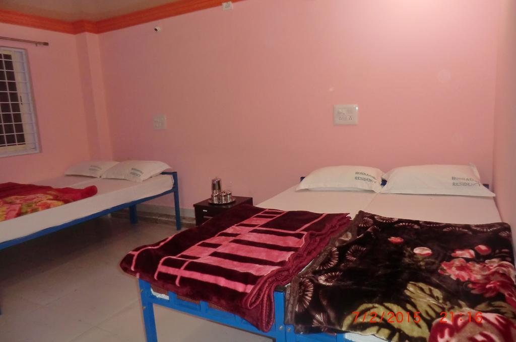 Lodge Honnagiri Residency