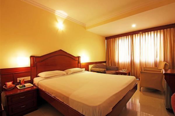 Hotel Nandhini - Minerva Circle 2*