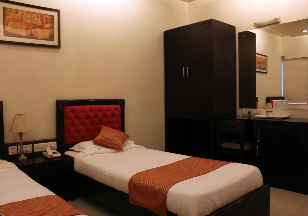 Oyo Rooms-mg Road Hotel Bangalore