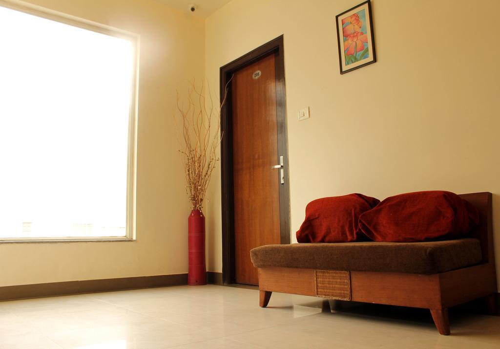 Oyo Rooms-mg Road Hotel Bangalore