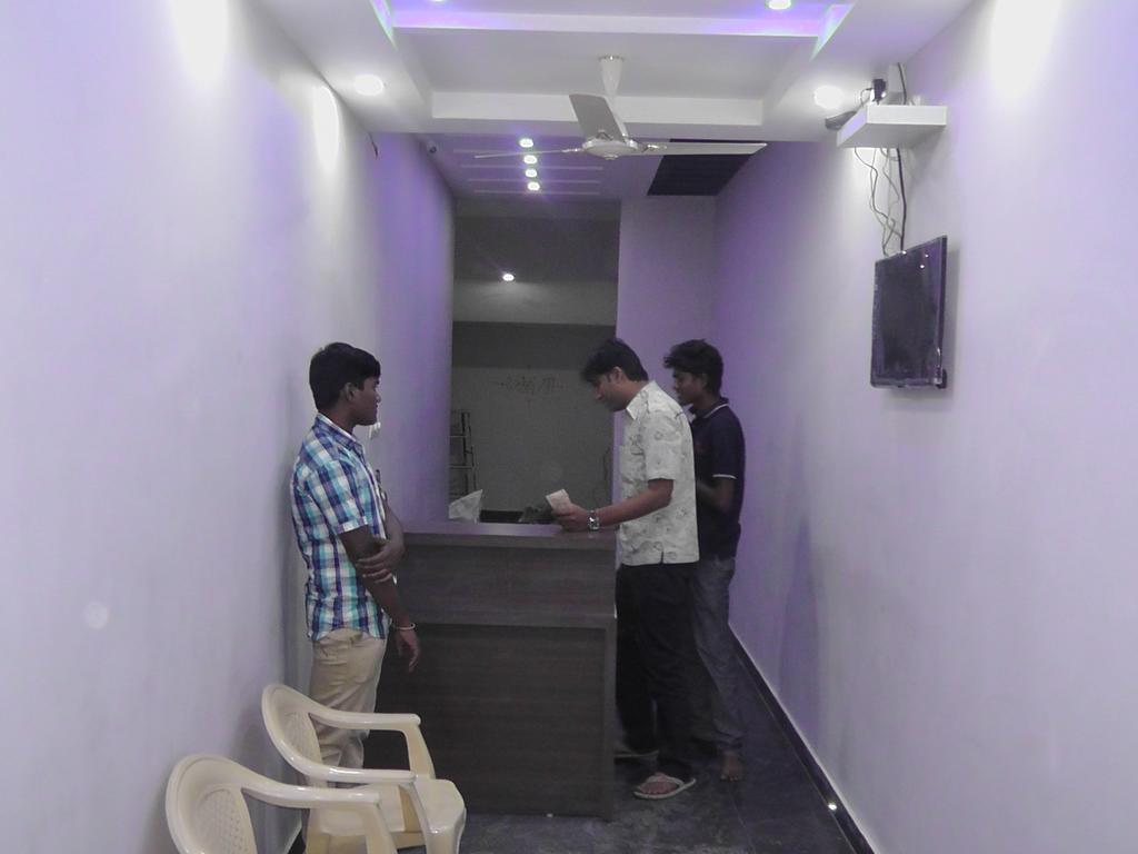 Everest Comforts Hotel Bangalore