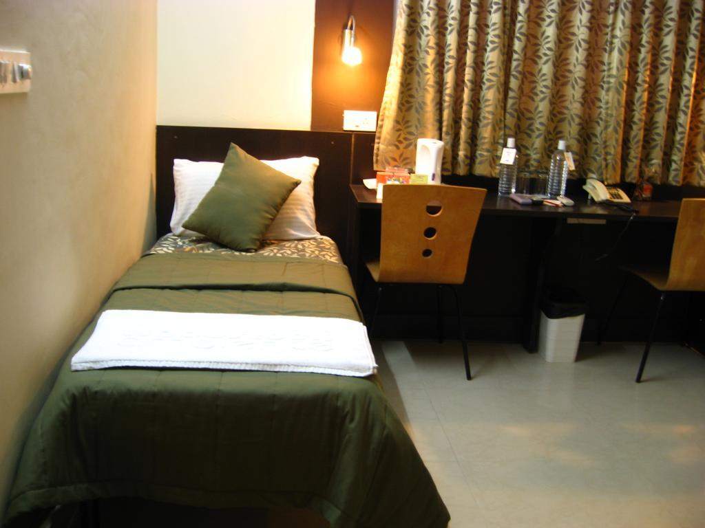 Woodstock Express Hotel Bangalore
