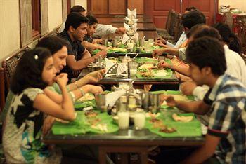Fabhotel Royale Basant Residency - Gandhinagar Bangalore