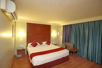 Oyo Premium Cunningham Road 3*