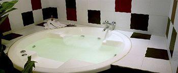 Shilton Aparthotel