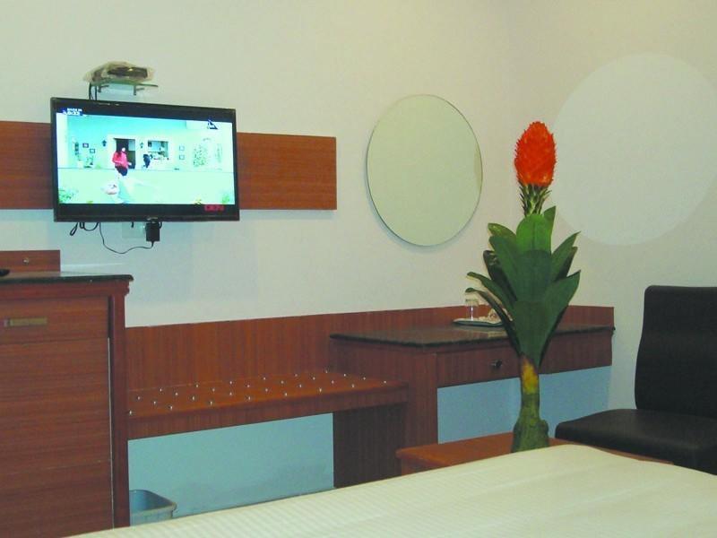 Hotel Kadamba Guestline 2*