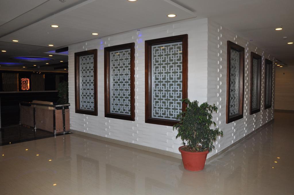 Hotel Kadamba Guestline