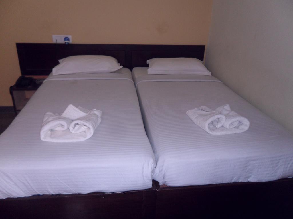 Guest house Mayur Suites *