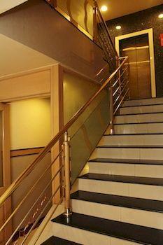 Hotel Capital O 333 Crystal Homes 3*