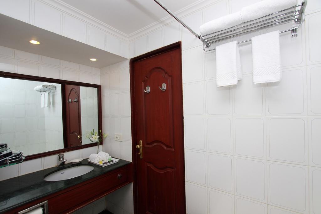 Hotel The Rialto Bangalore