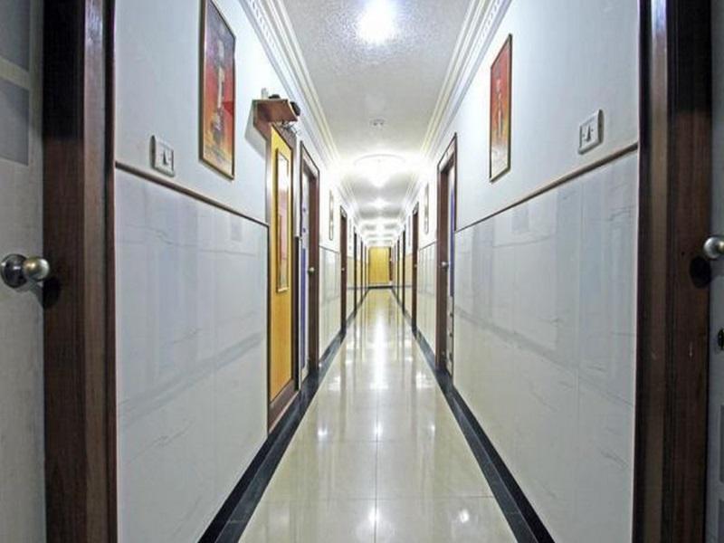 Oyo Hotel Ganga Sagar Near Sri Someshwara Swami Temple