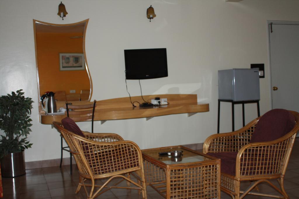 Tom'S Hotel