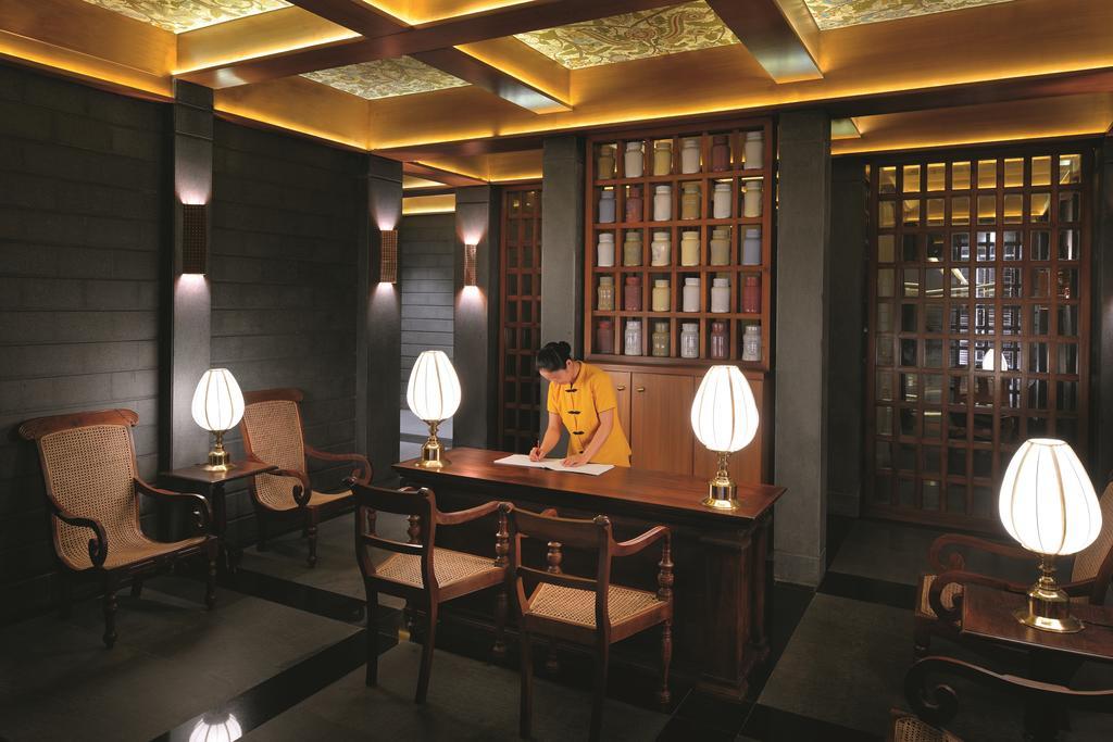 Hotel Gokulam Grand & 5*