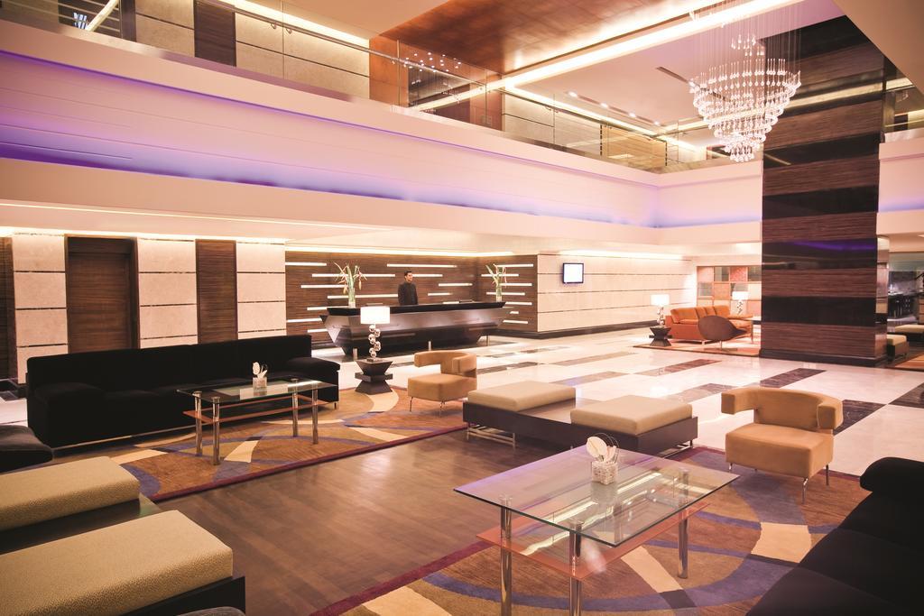 Hotel Gokulam Grand & 5*