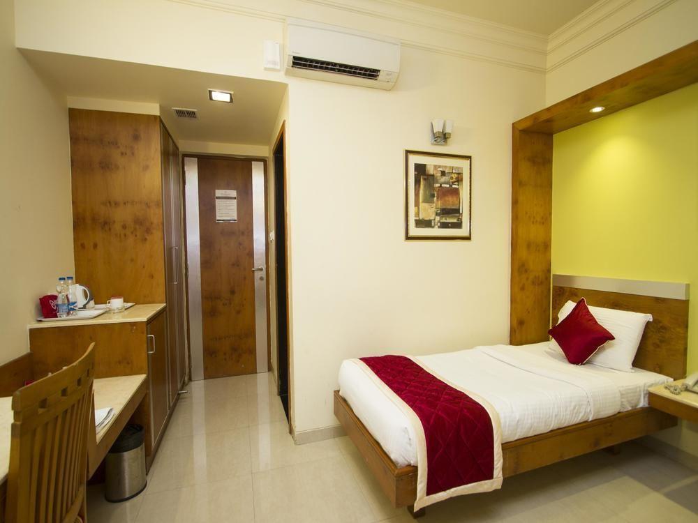 Hotel Oyo Indiranagar 100 Ft Road 3*