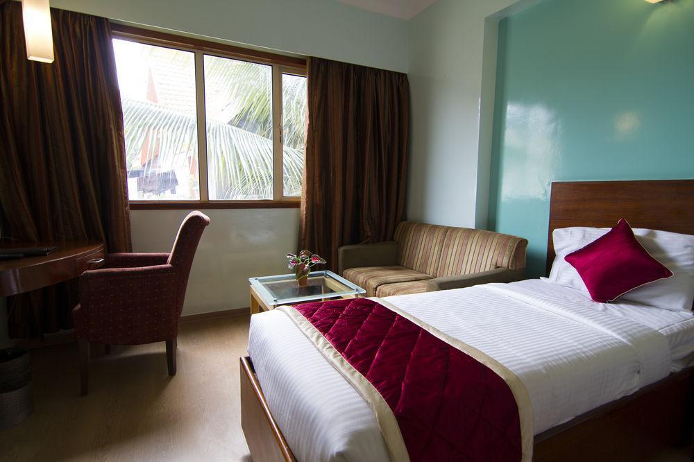 Hotel Oyo Indiranagar 210 Bangalore