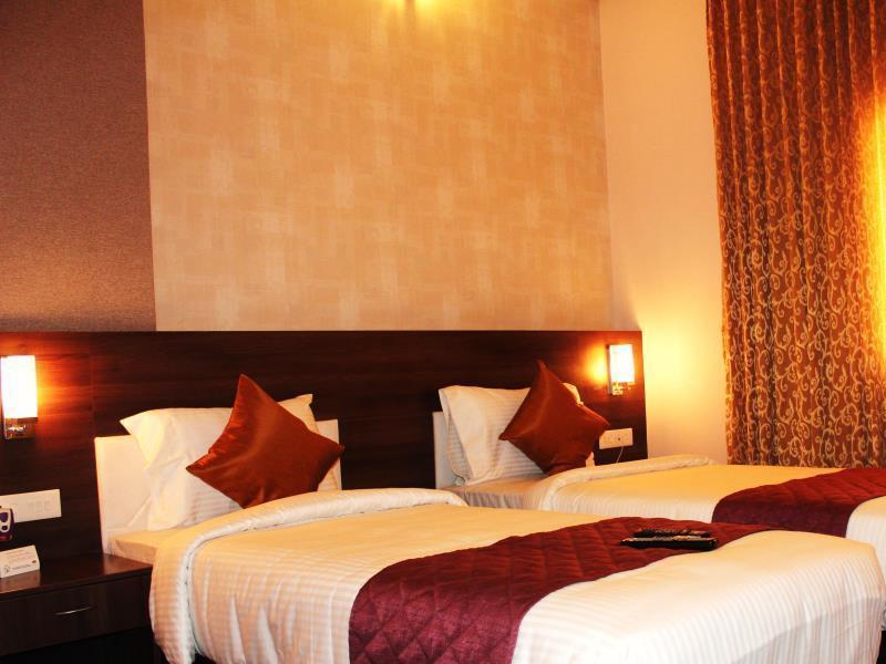 Hotel Chris Whitefield 4*
