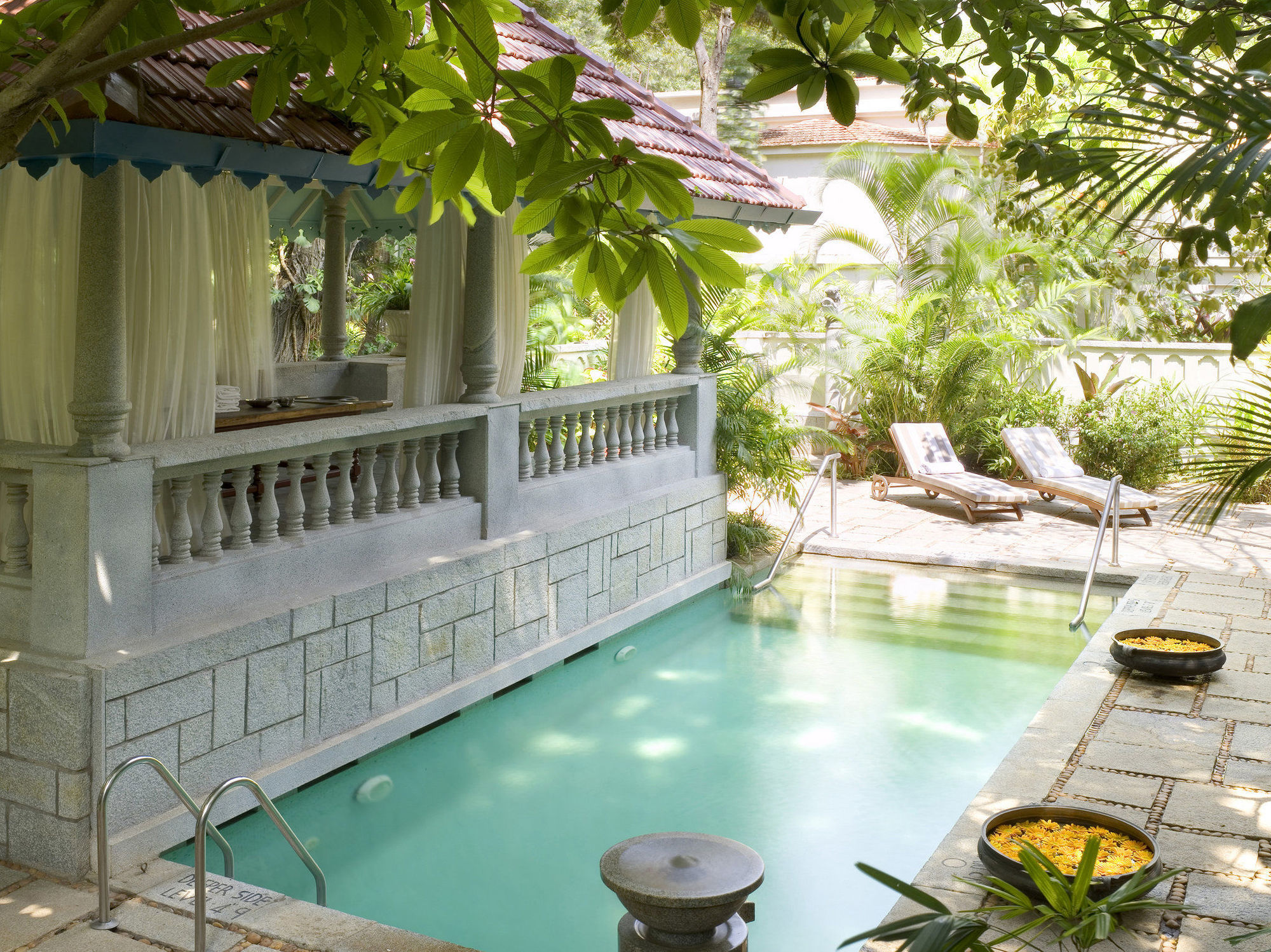Resort Taj West End
