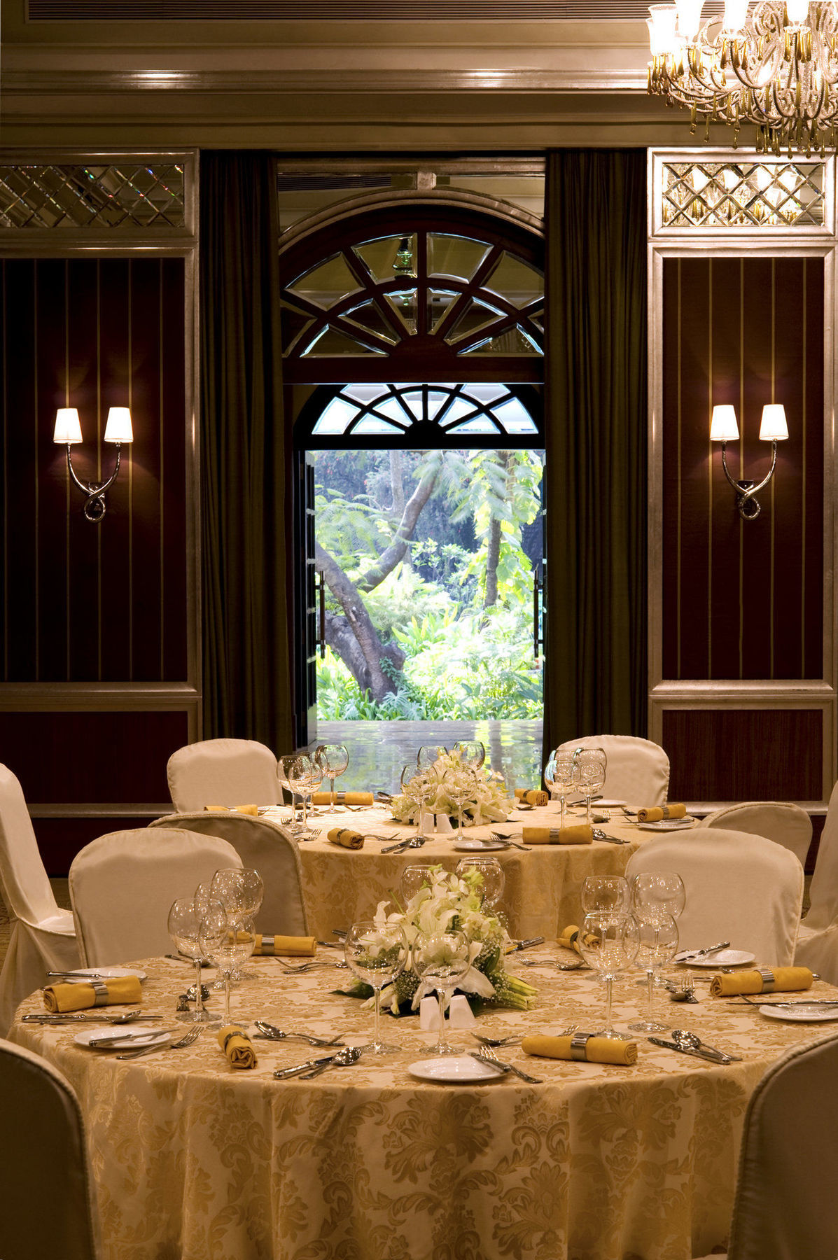Resort Taj West End 5*