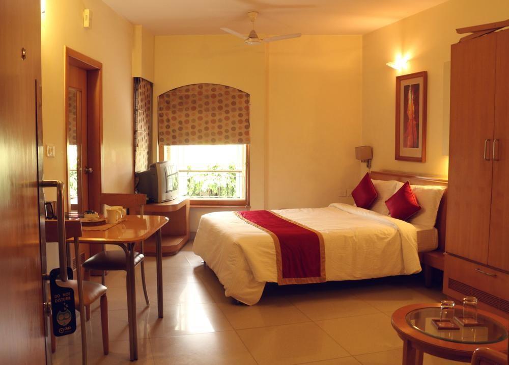 Hotel Capital O 333 Crystal Homes