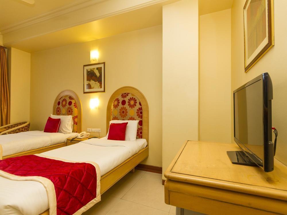 Hotel Capital O 333 Crystal Homes 3*