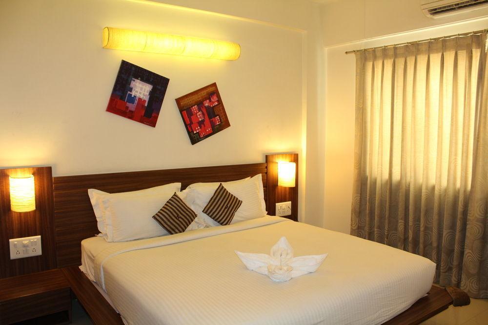 Hotel Capital O 14972 Ekaa 3*