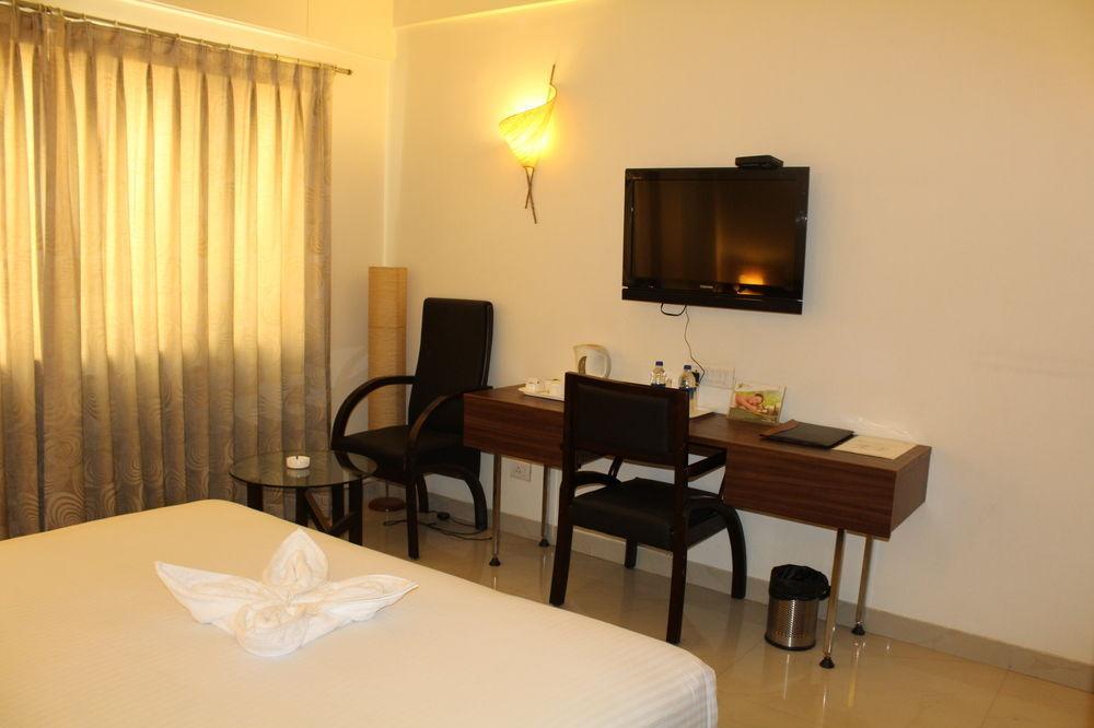 Hotel Capital O 14972 Ekaa 3*