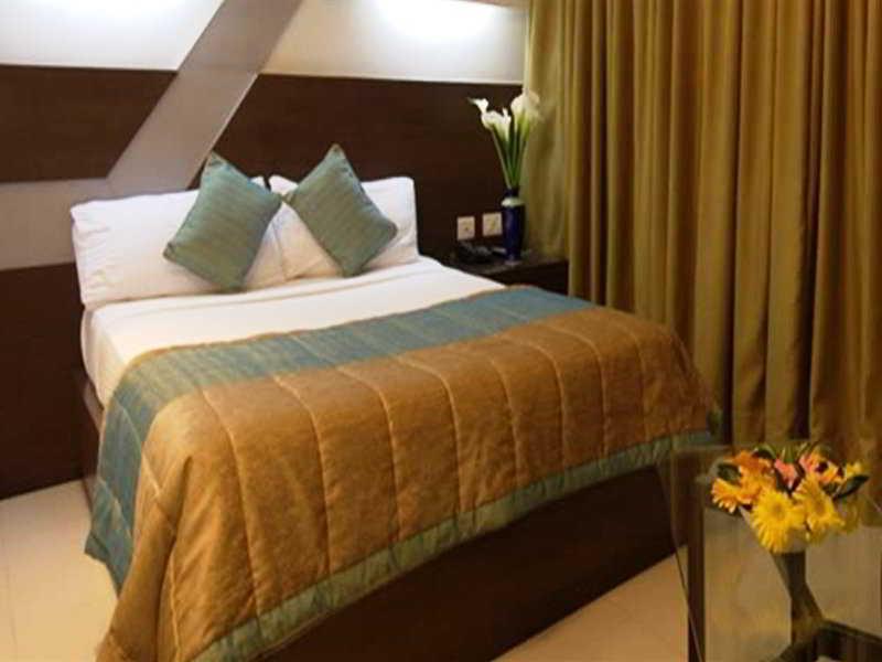 Hotel Treebo Trend Edge St Marks Road Bangalore