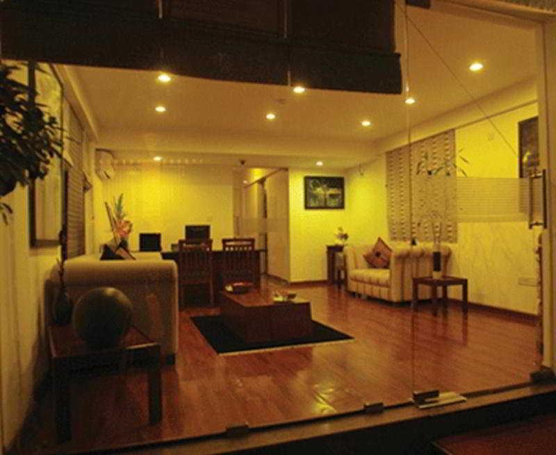 Justa Off Mg Road Hotel 4*