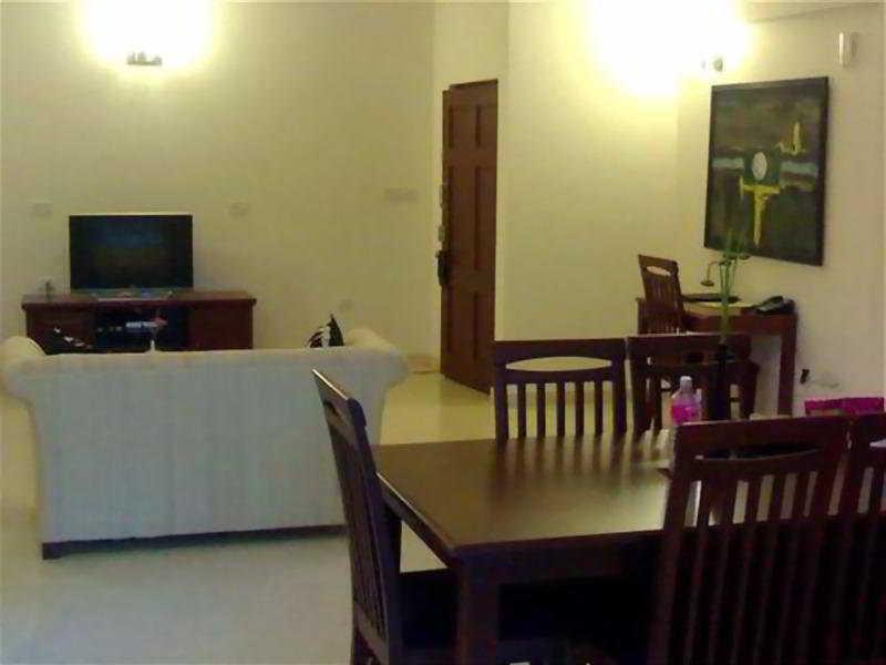 Hotel Justa Off Mg Road